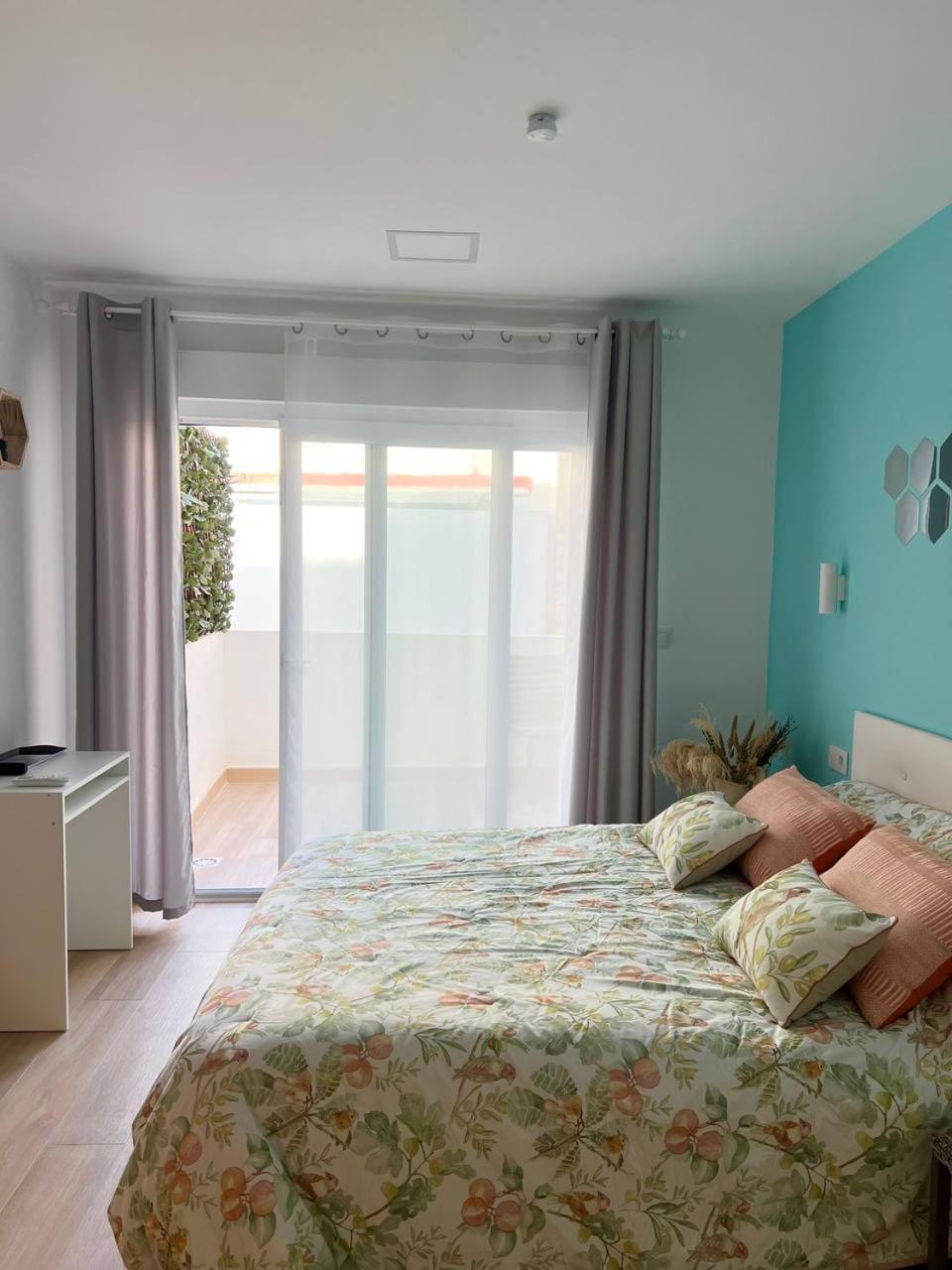 Pension Alicante Bergez Екстер'єр фото